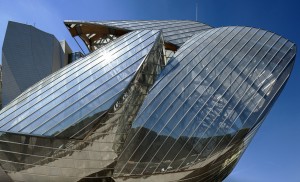 <8._Frank_Gehry_Fondation_Louis_Vuitton_-_©2014_Todd_Eberle-300x1>