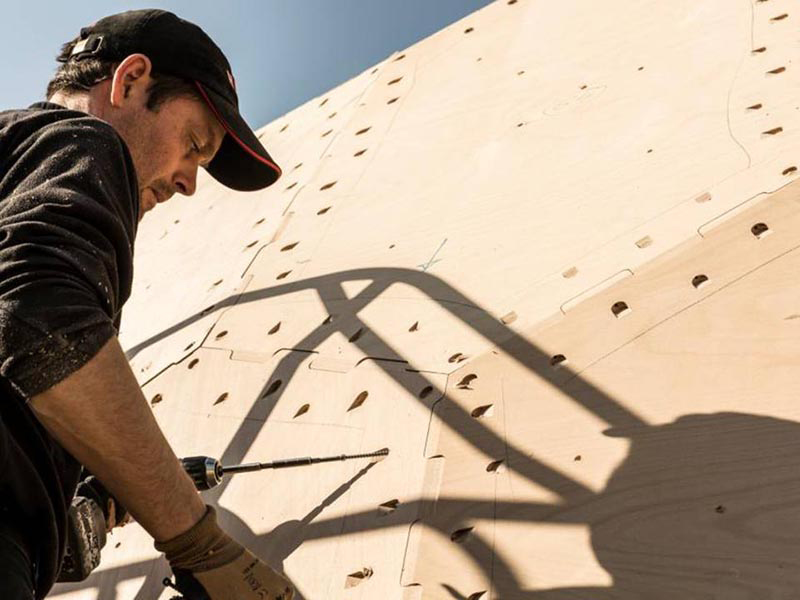 Assembly of structural plywood plates on site